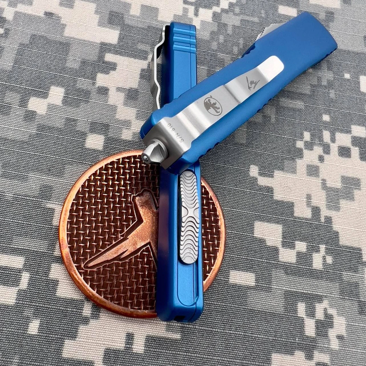 Microtech UTX-70 419-10BLS Blue Stonewash Hellhound Tanto 2 Microtech UTX-70 419-10BLS Blue Stonewash Hellhound Tanto - Image 2