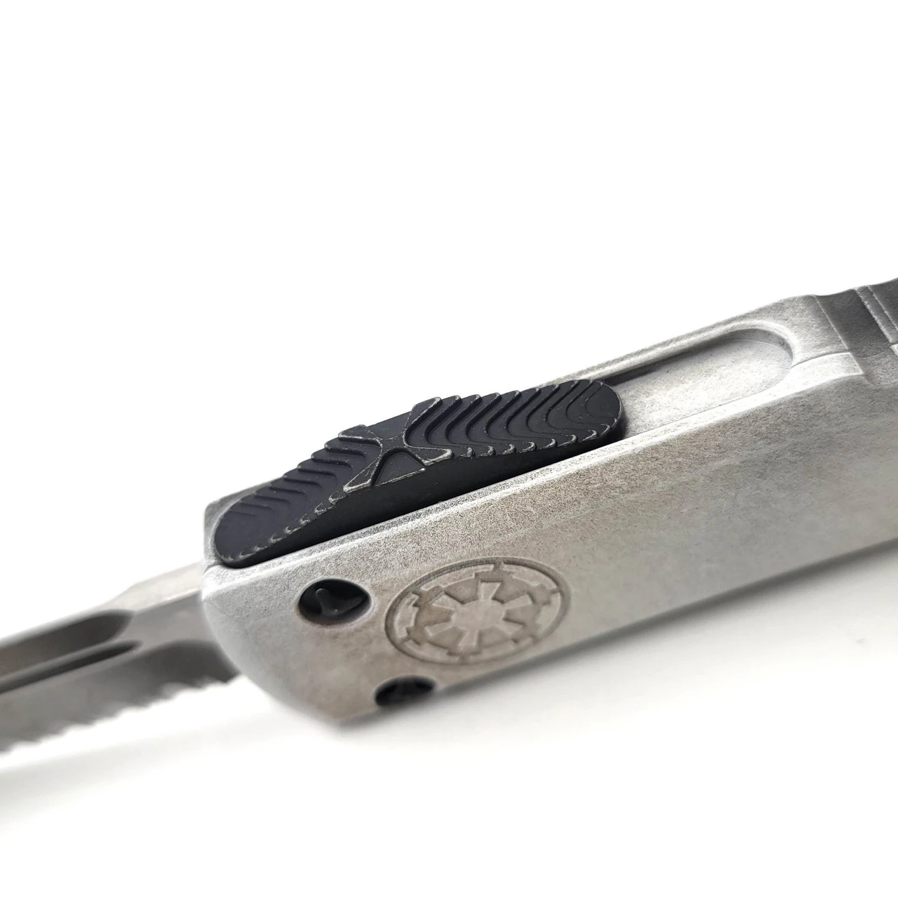 Microtech Ultratech 121-2SAD Star Wars Sand Trooper Single Edge Deep Engraved Partial Serrated 2 Microtech Ultratech 121-2SAD Star Wars Sand Trooper Single Edge Deep Engraved Partial Serrated - Image 2