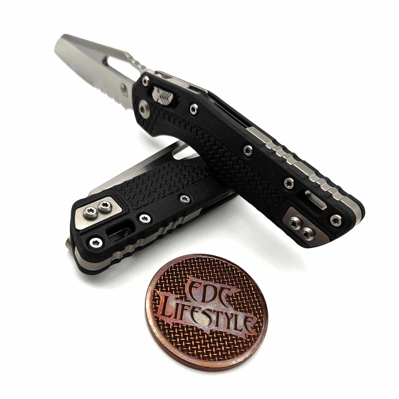 Microtech MSI S/E Tri-Grip Injection Molded Black Partial Serrated Stonewash 210T-11IMBK 3 Microtech MSI S/E Tri-Grip Injection Molded Black Partial Serrated Stonewash 210T-11IMBK - Image 3