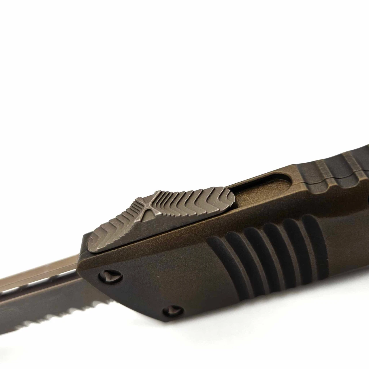 Microtech 143-14APABS Combat Troodon Antique Bronze Handle Single Edge Partial Serrated Bronze Apocalyptic Blade & Hardware 3 Microtech 143-14APABS Combat Troodon Antique Bronze Handle Single Edge Partial Serrated Bronze Apocalyptic Blade & Hardware - Image 3